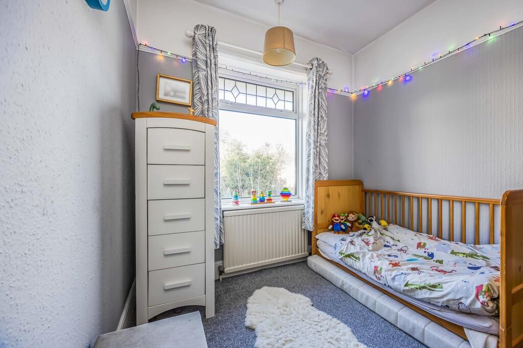 13 Beaufort Road,...