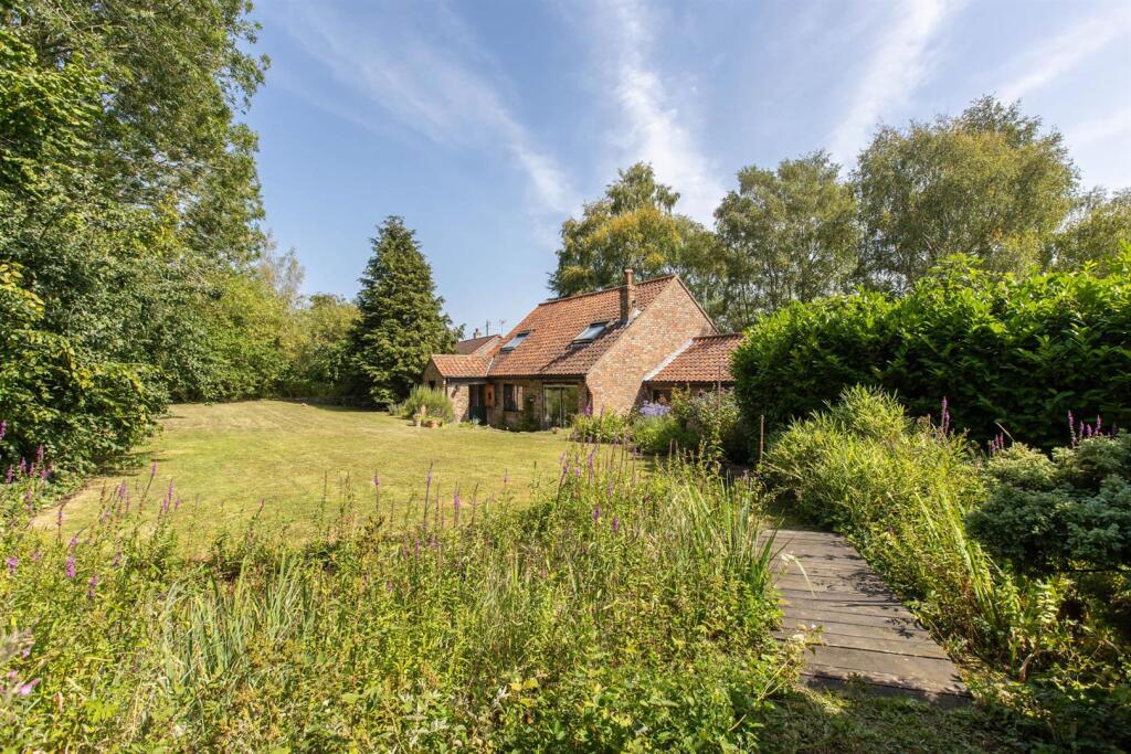 House &amp; Gardens