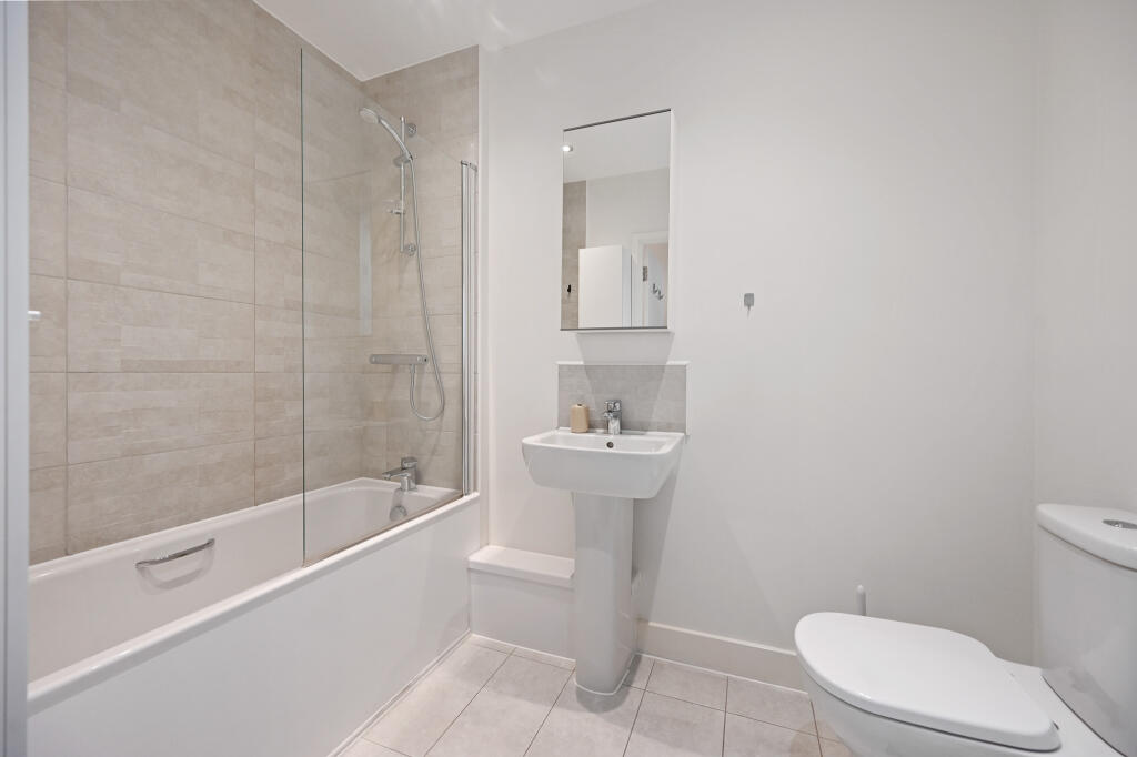 RCCS- Flat 8, Wallace House- Bathroom 3 (1)