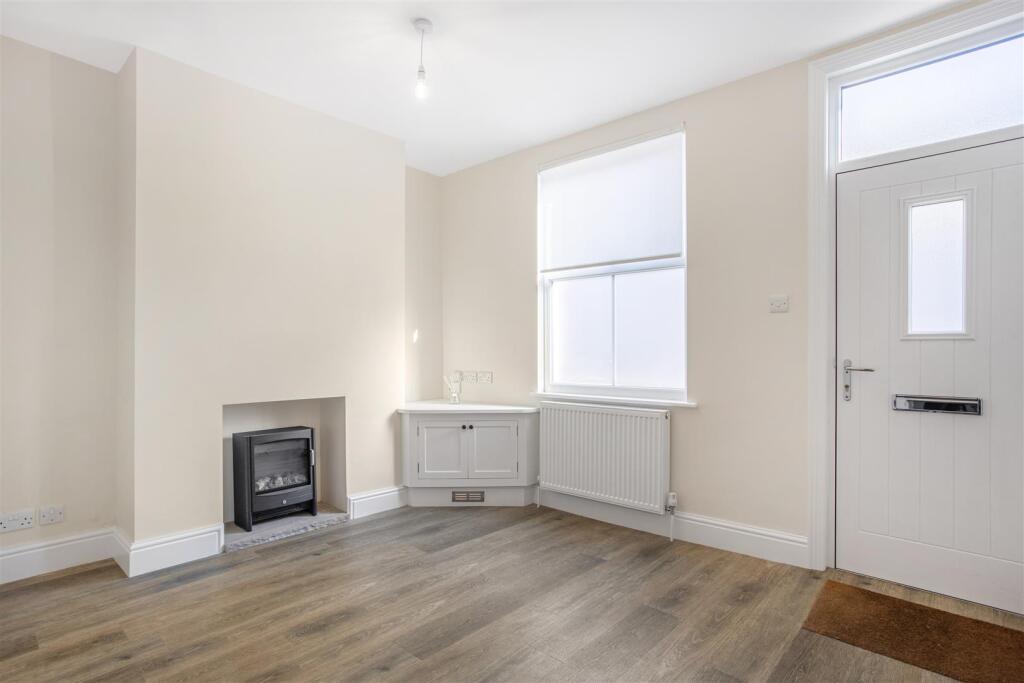 LIVIN ROOM