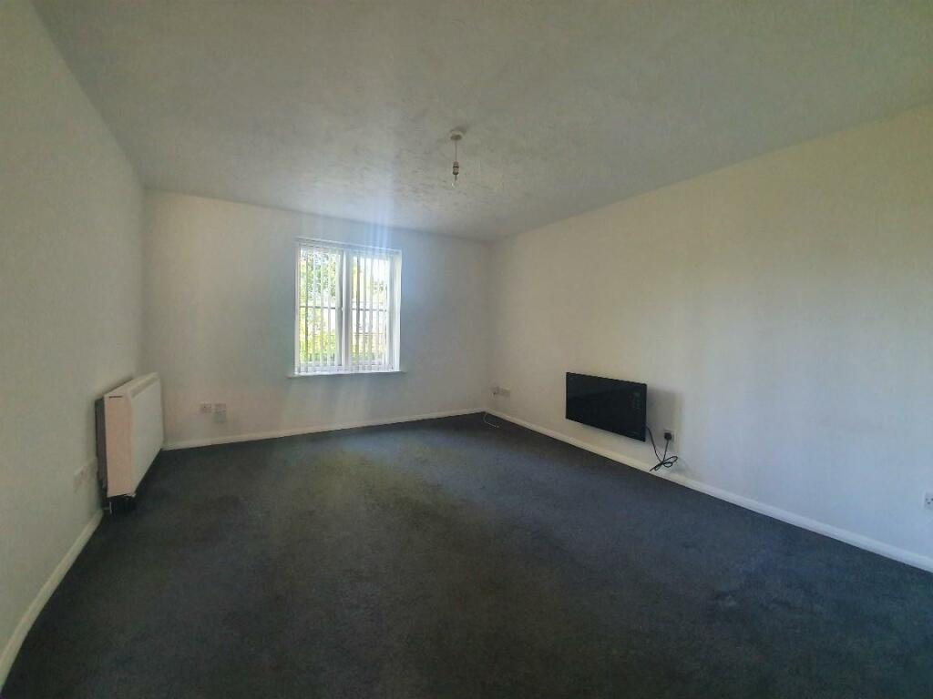 Drapers Field, Canal Basin - Lounge
