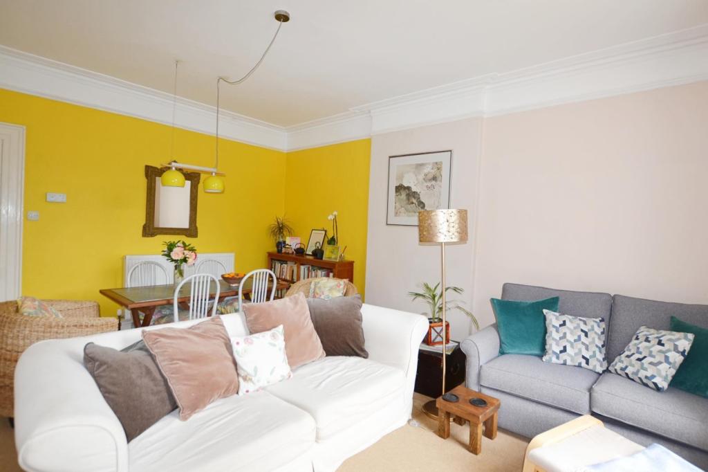 Sitting/Dining Room
