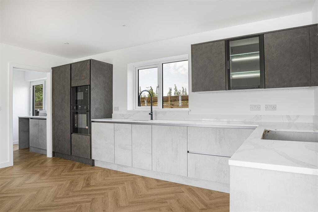 Luxury Kitchen with Granite Worktops
