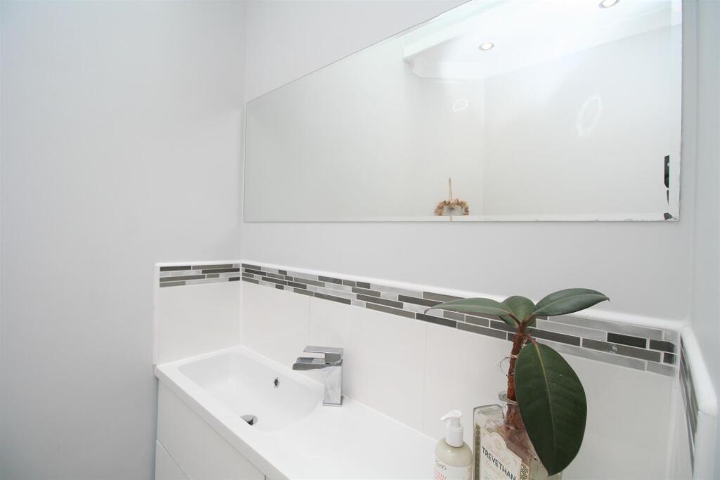 Family Bathroom (2)