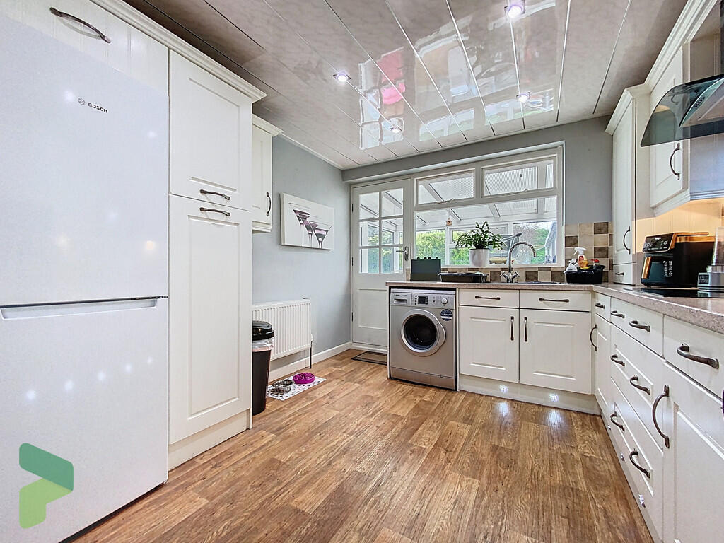 Fitted Dining Kit...