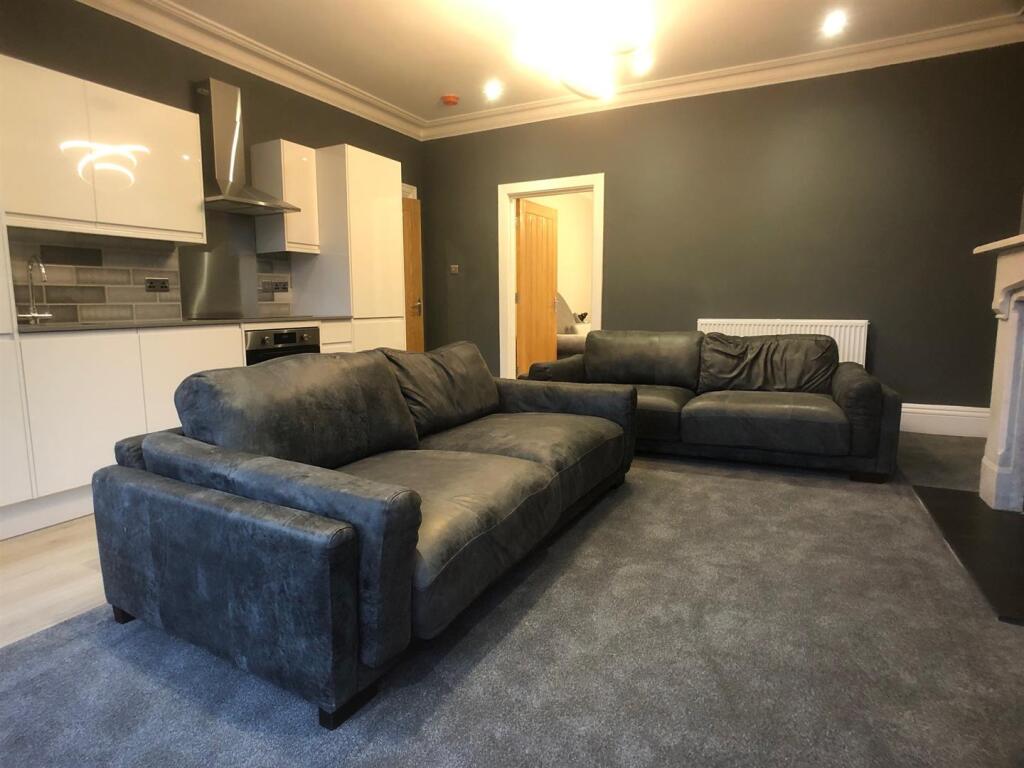 Lounge kichen.jpg