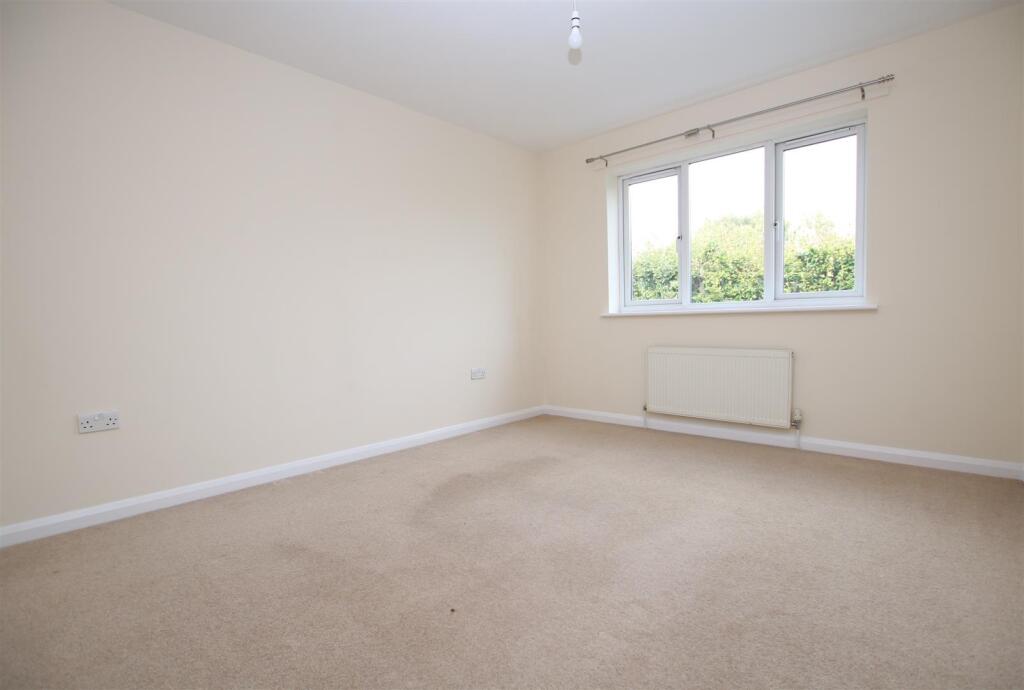 Bedroom 1.JPG