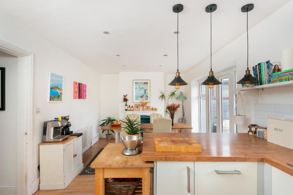 6B7RBR - Kitchen Diner I.jpg