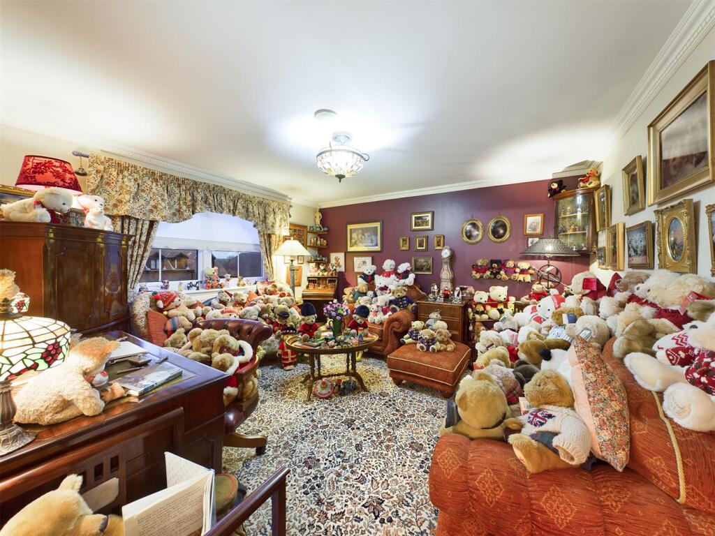 Bedroom: