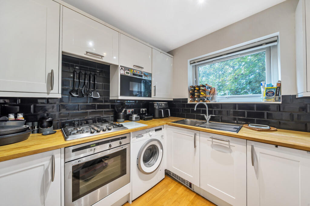 1333201-9-688ff87...