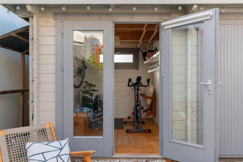 3C9RBN - Garden Room A.jpg