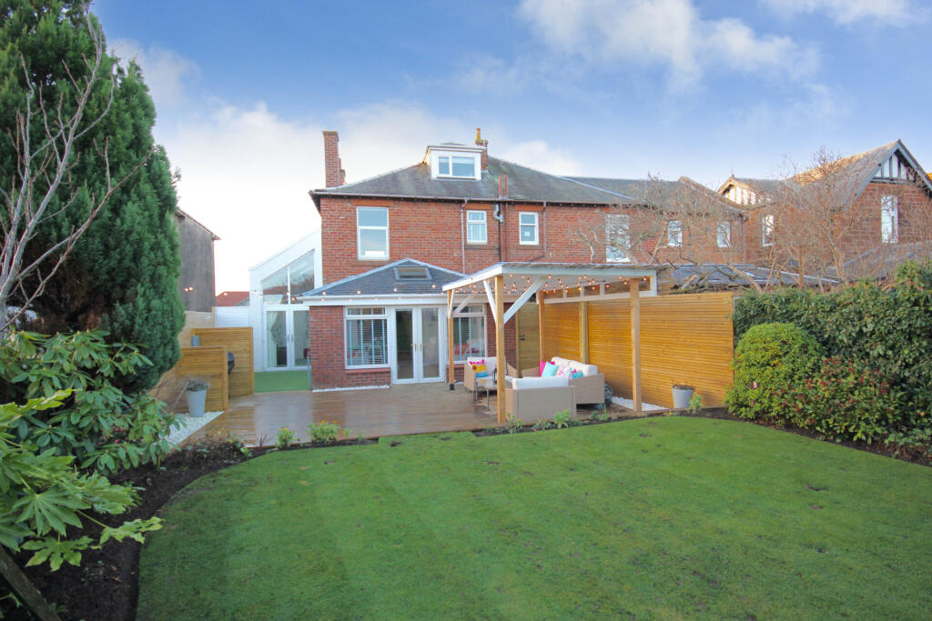 83 Ayr Road, Prestwick, KA9 1TF