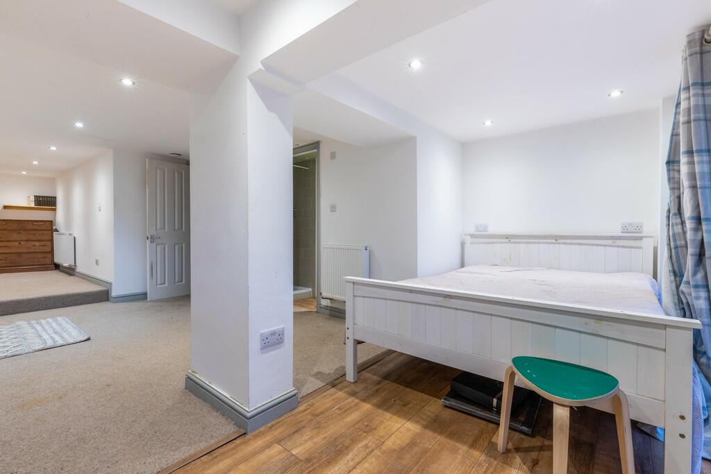 Open Plan Lower G...