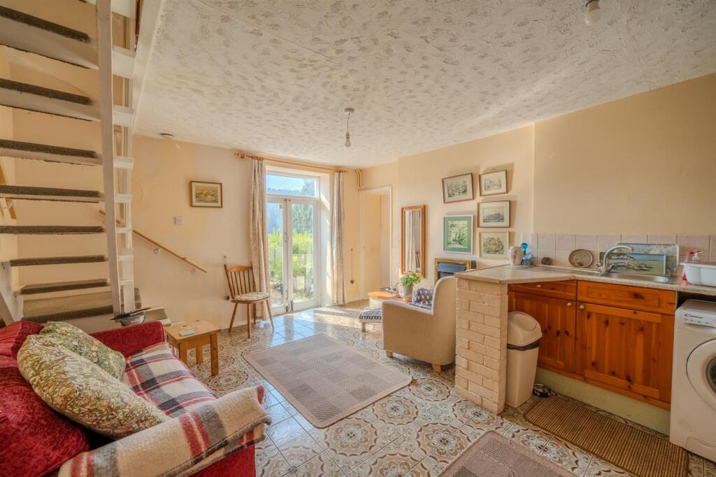 12 Lower Leigh Road-7.jpg