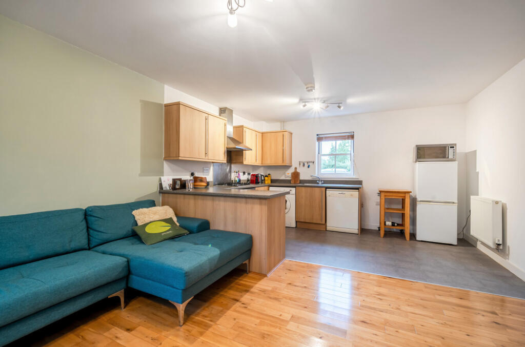 1377364-28-691221...