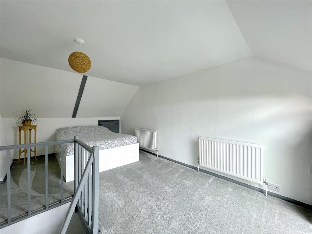 Bedroom One (1).jpeg