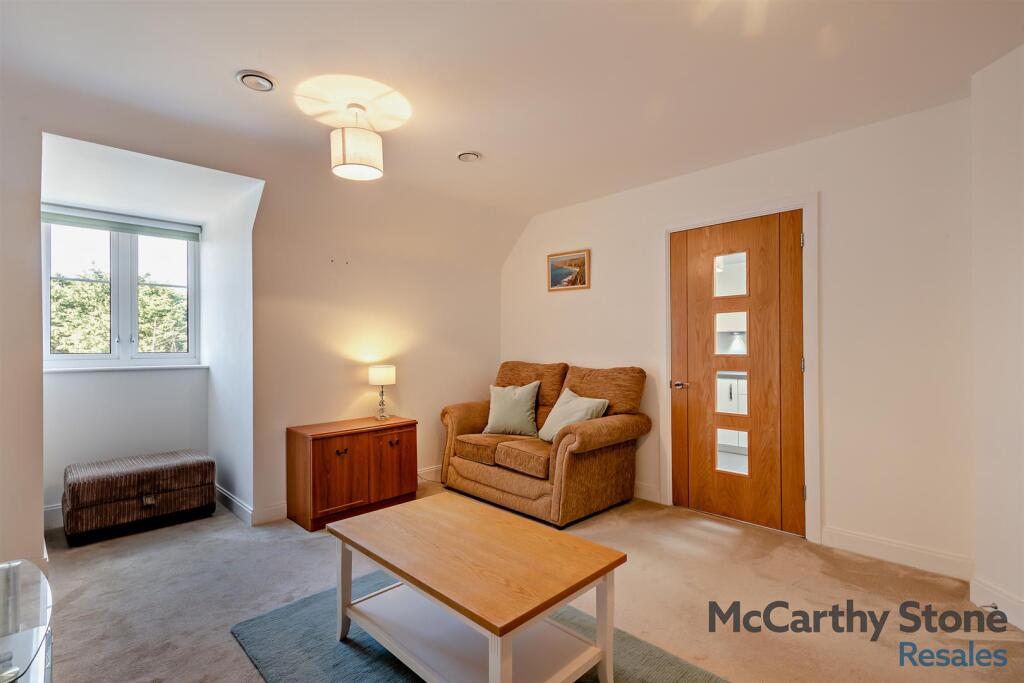 8639378-interior04-800.jpg