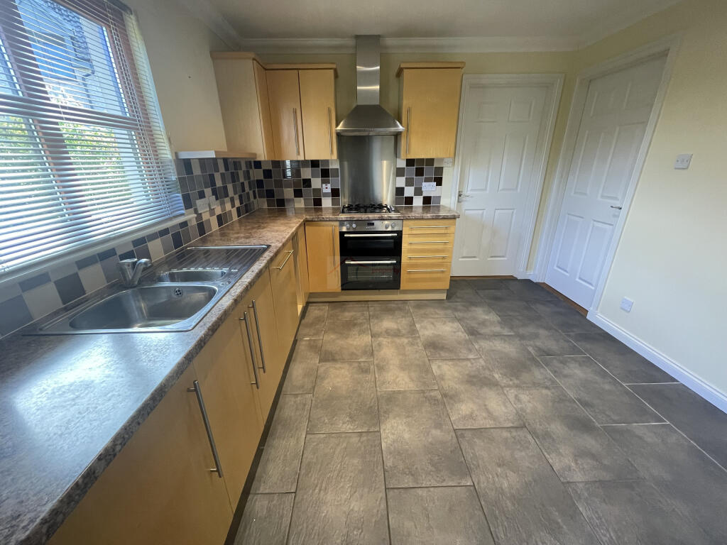 Kitchen b.JPG
