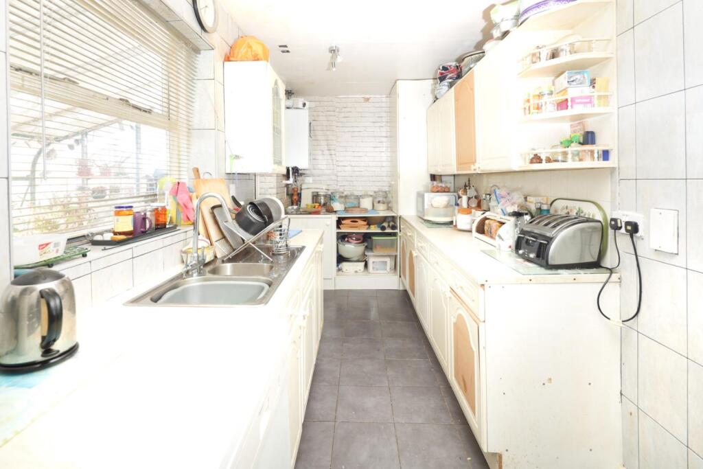4 Fellmeadow Road kitchen.jpg