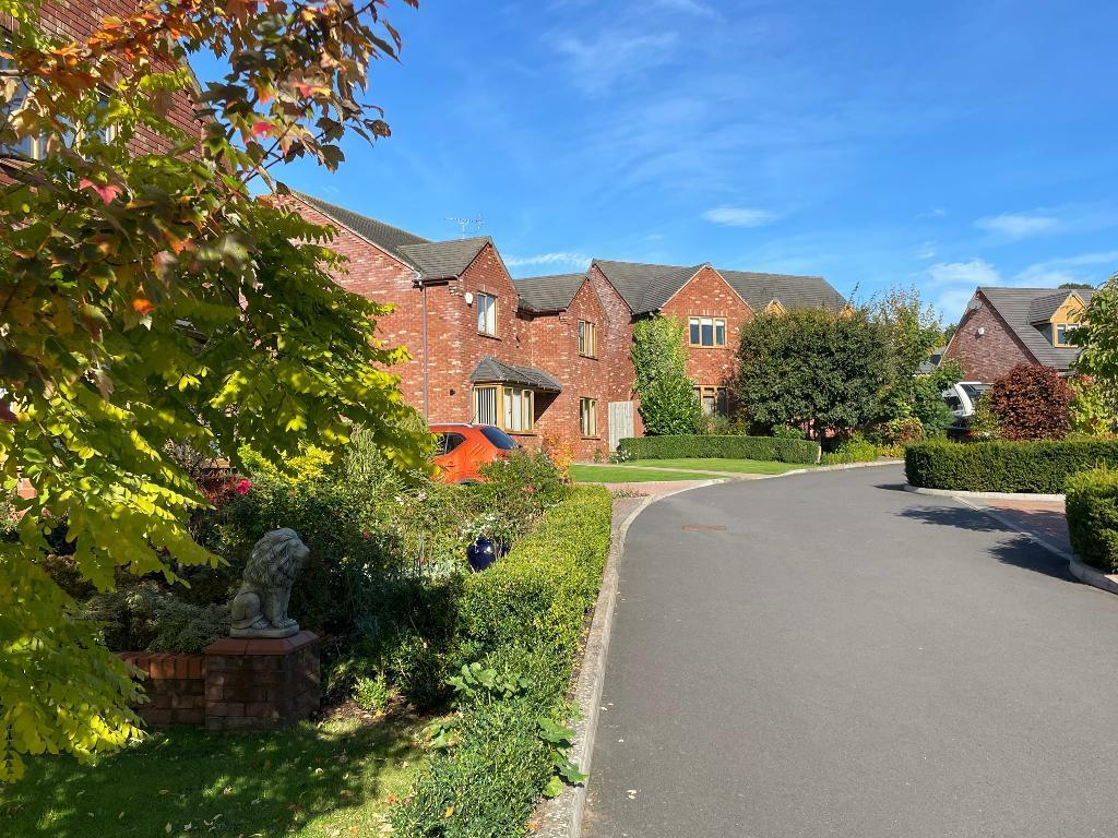 Exclusive cul-de-sac of just 12 houses