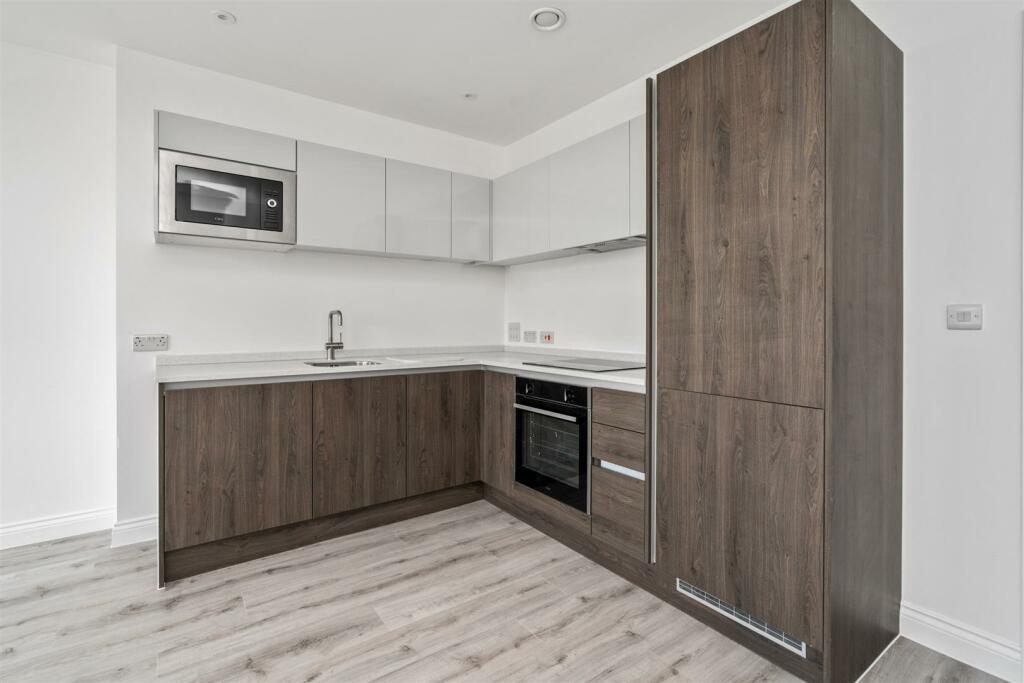 Warwick House - 22-2_lo.jpg