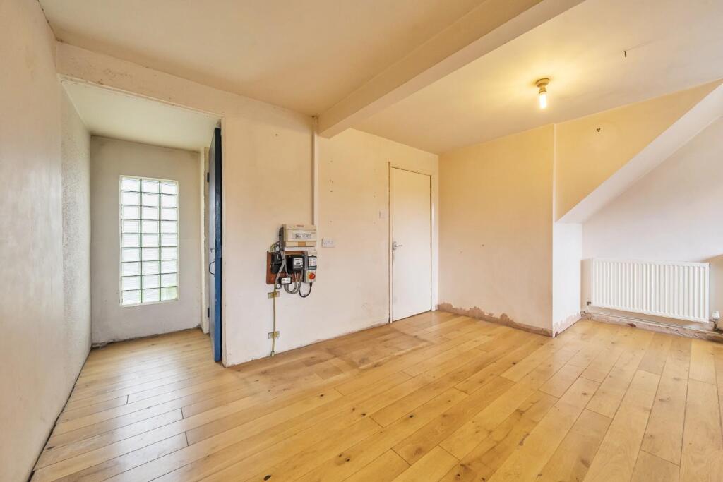 3rd view KITCHEN DINER.jpg