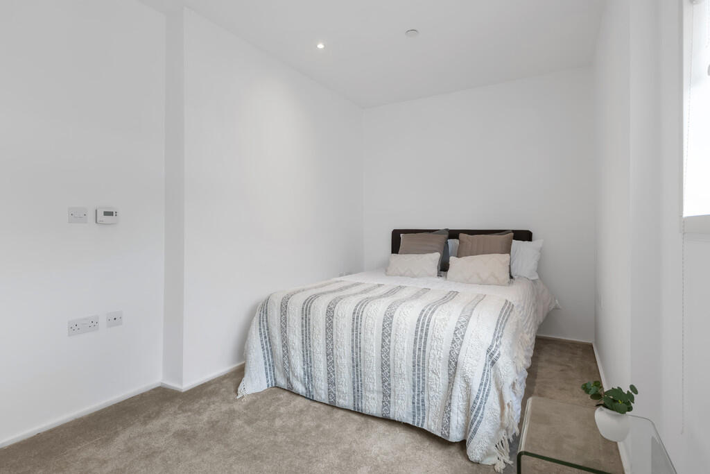 Bedroom 1 (3)