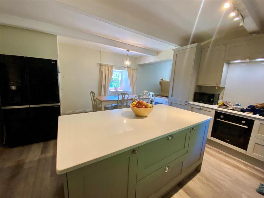 cae pentre kitchen.jpg
