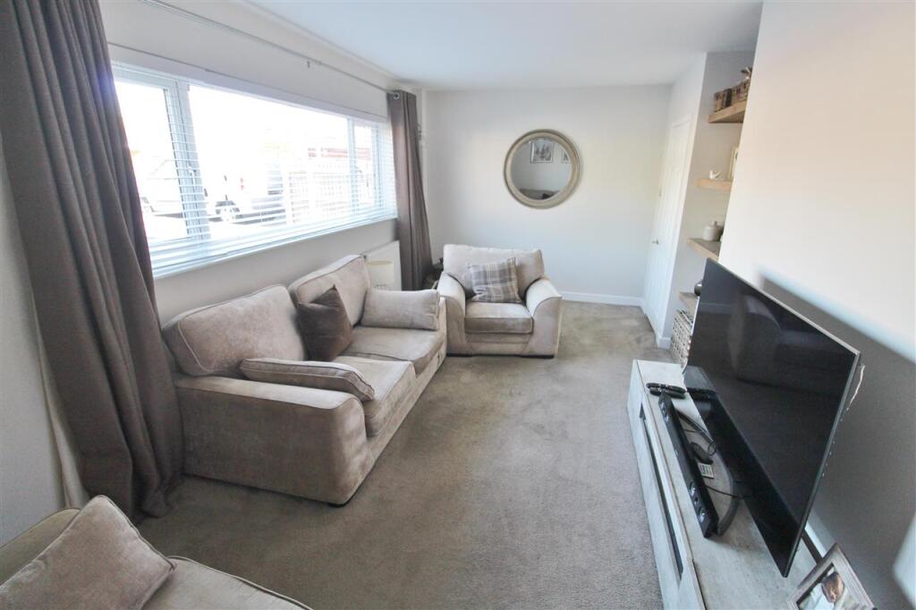 SITTING ROOM -