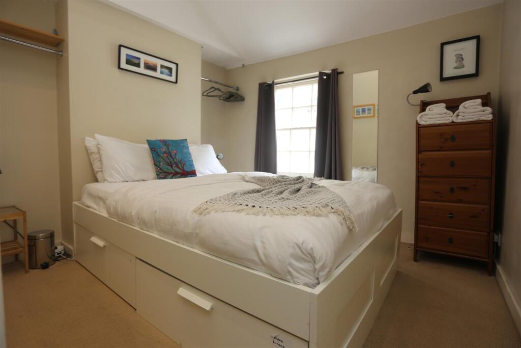 7 Frederick Gardens (2).JPG