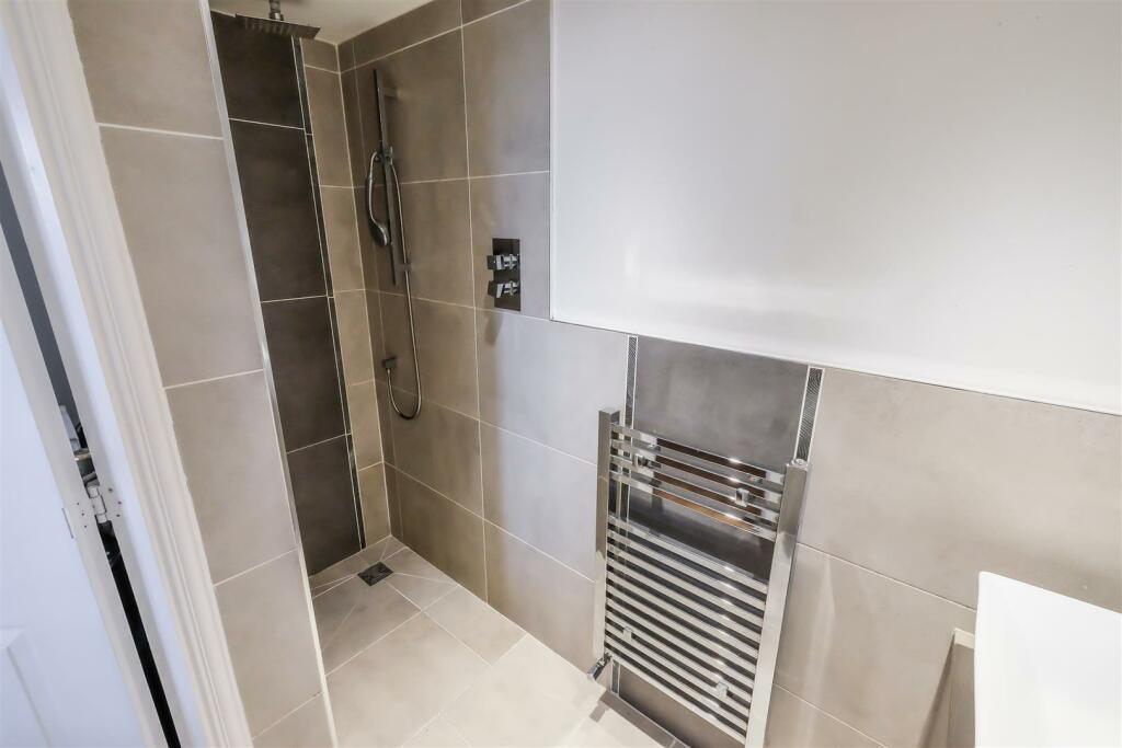 En-Suite (Wet Room)
