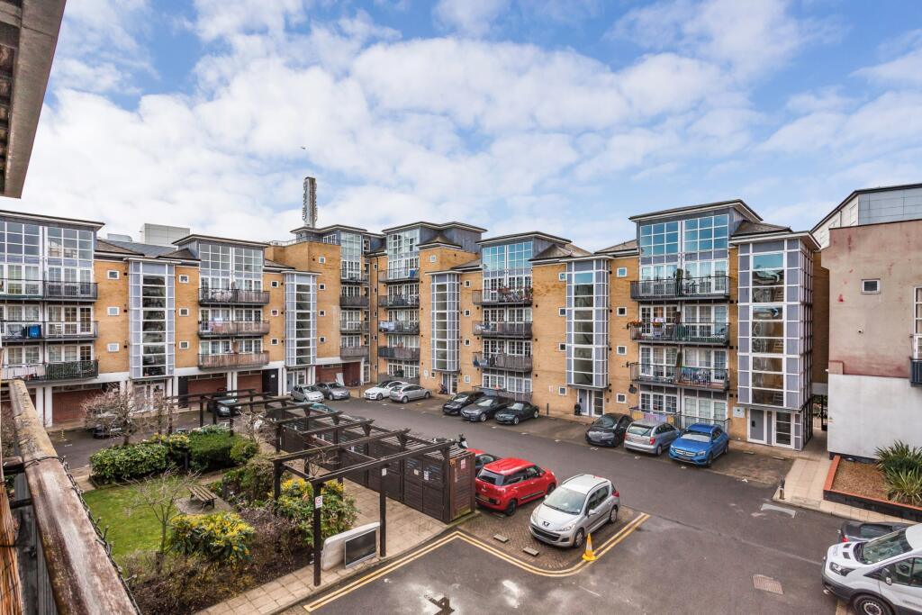 Amber Court, High Street, Romford, RM1