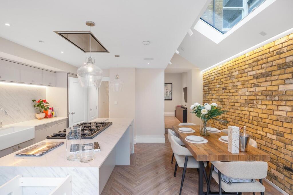 Kitchen/Dining