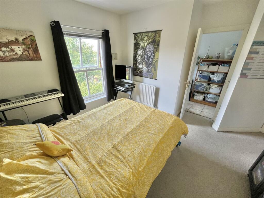 Bedroom 1 Aspect 3.jpg