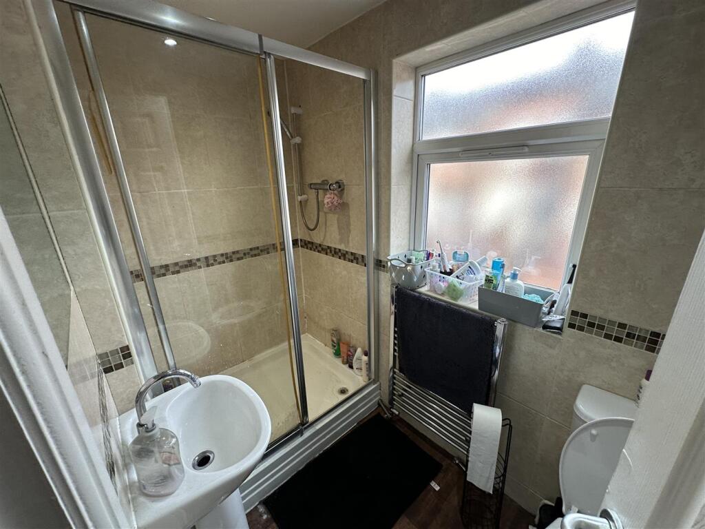 13ds.shower1.JPG