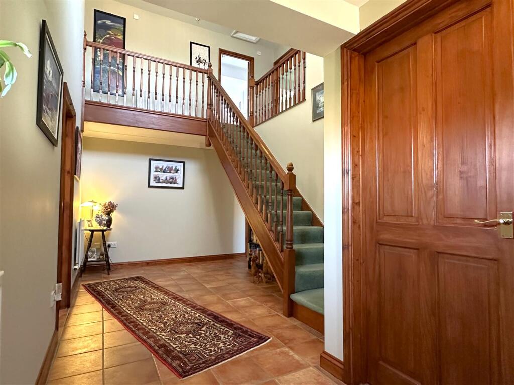 Inviting Reception Hall 948