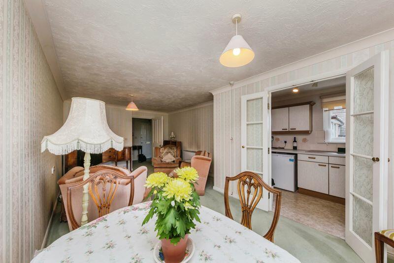 LIVING/DINING ROOM