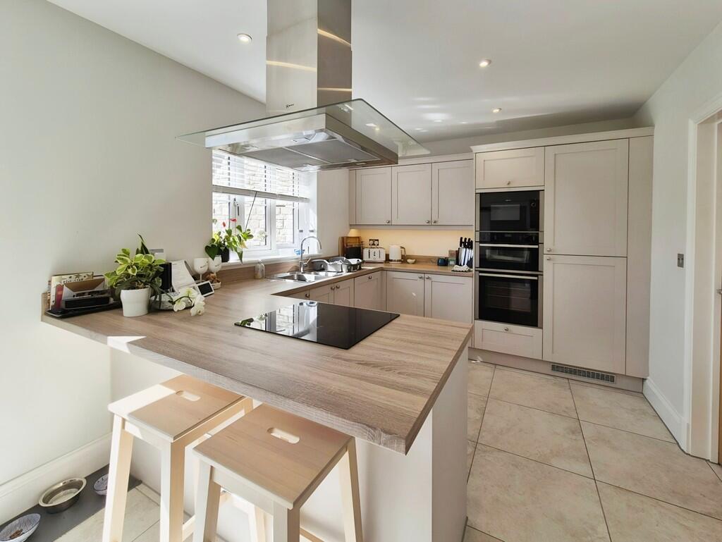 e4ed9bb5-10000252...