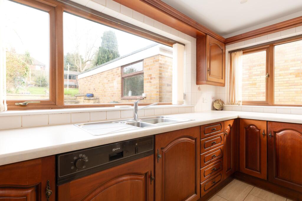 KITCHEN DINER AND LOUNGE