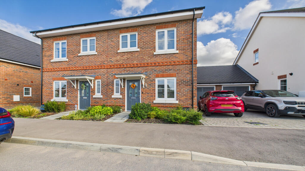 CAM04968G0-PR0066-STILL015