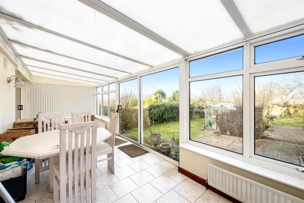 Larkfield Way 20 CONSERVATORY.jpeg