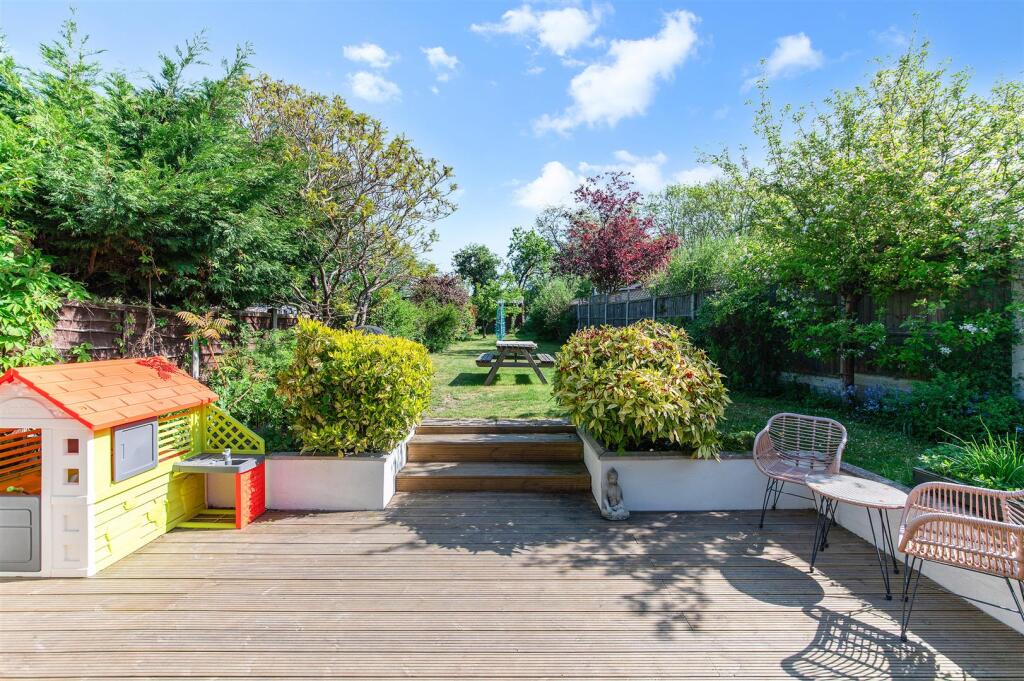 ROUNDWOOD WAY,84 - (3).jpg