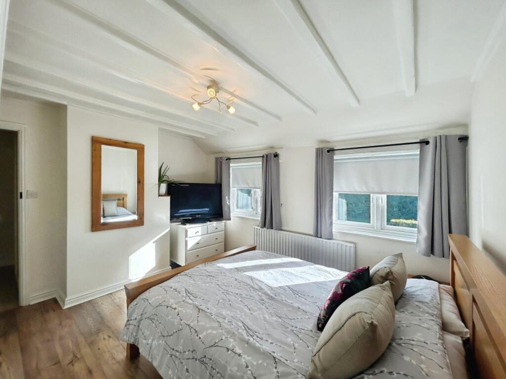 pbox-bedroom-345614.jpeg
