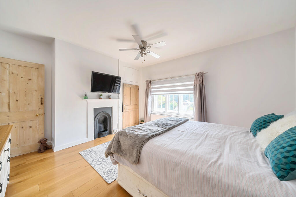 1334689-9-689a3ce...