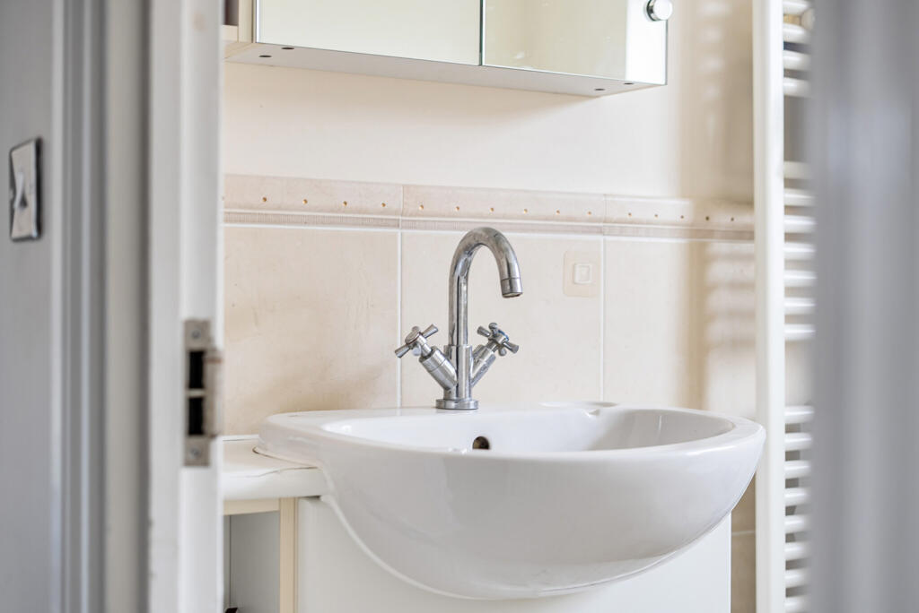 1393839-5-694943f...