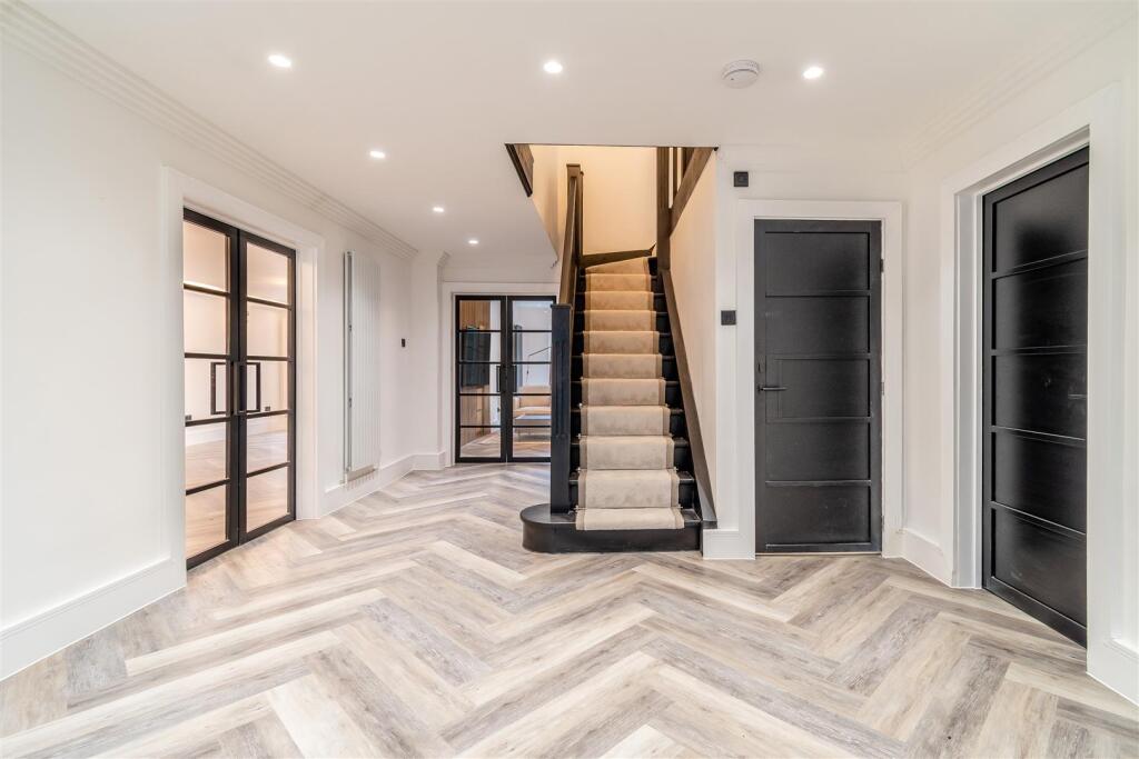 8628166-interior09.jpg