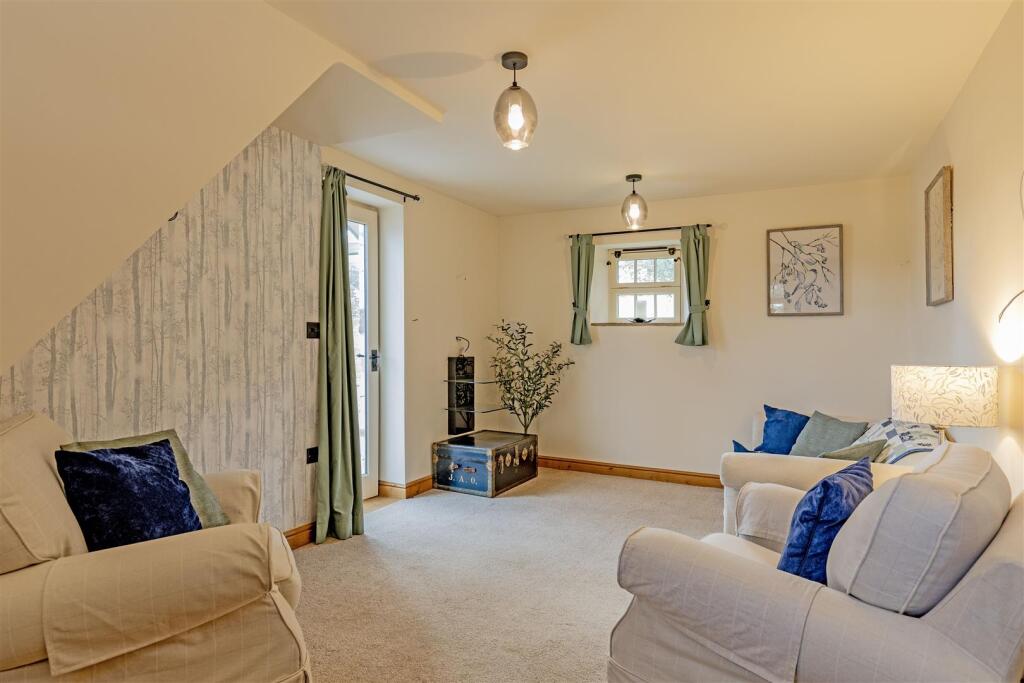 Reception Room-2.jpg