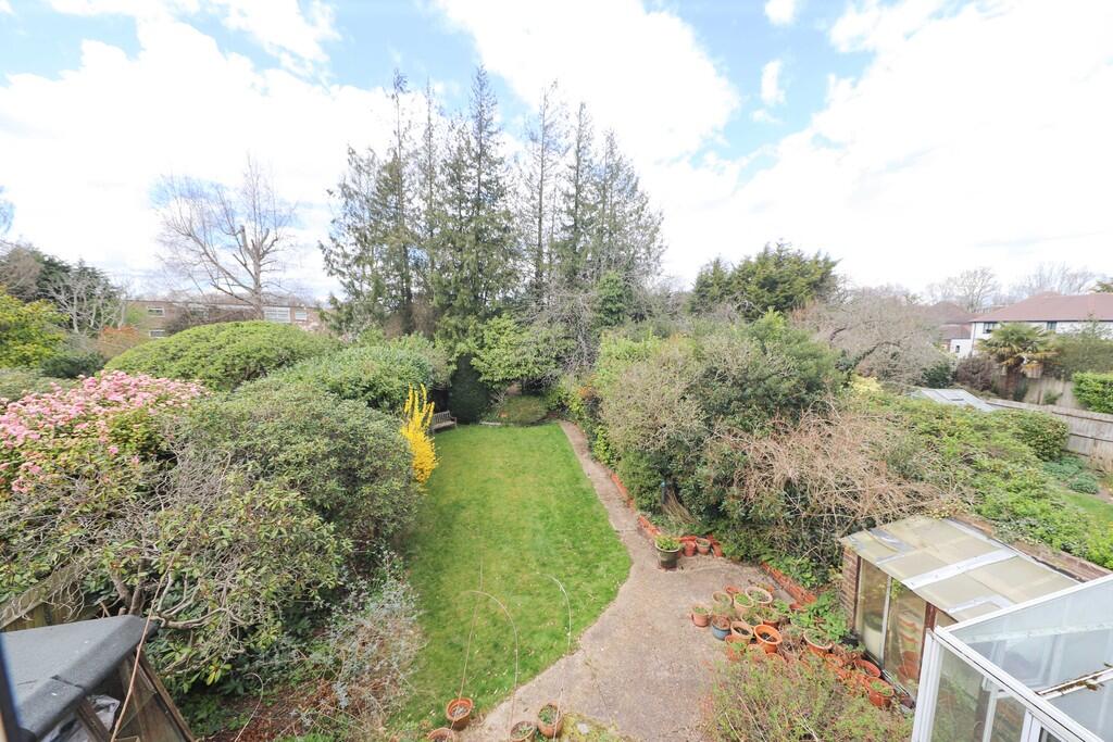 38 Cuckoo Hill Dr...