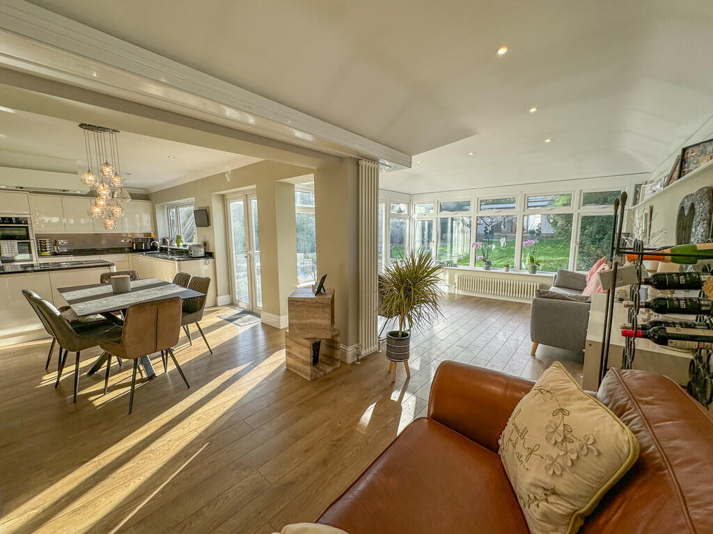 sitting room open...