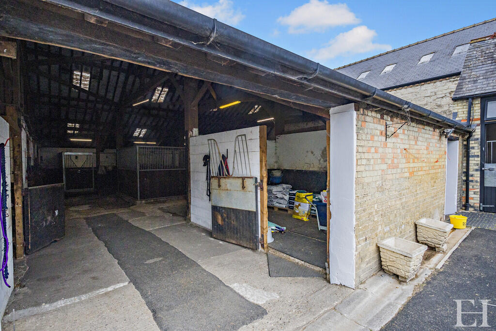 8646487-exteriorW...